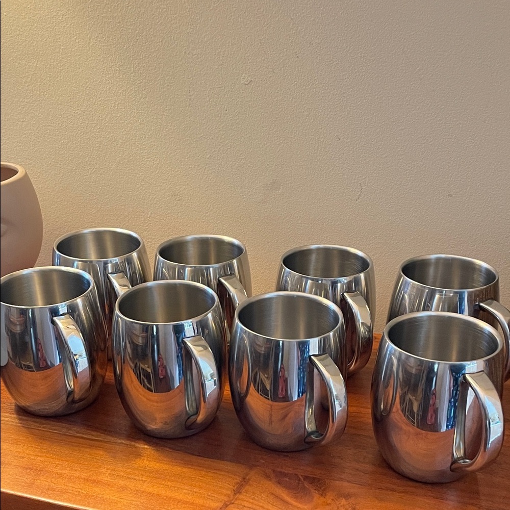 Set of 8 metal mugs